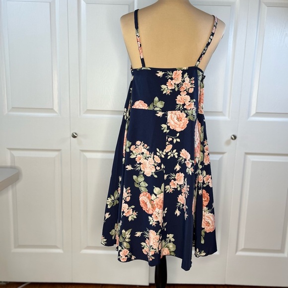 SHEIN Blue Halter Sundress Mini - Picture 4 of 16